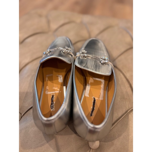 Nine West Silver Metallic Rhinestone Crystal Bit Loafers Womens 9.5M Flats - Picture 3 of 6